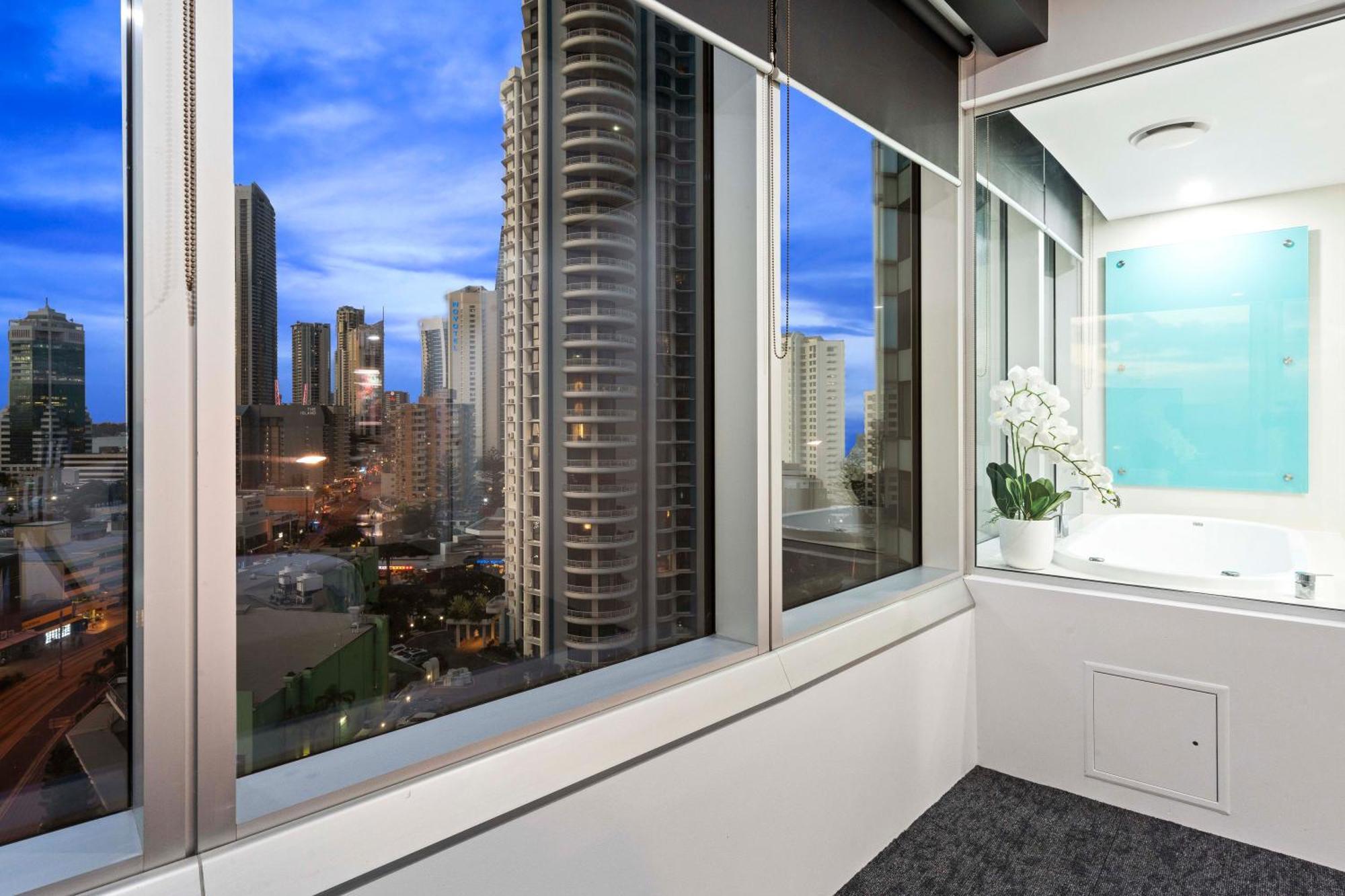 Q Tower At Surfers Paradise - Self Contained Apartments 黄金海岸 外观 照片