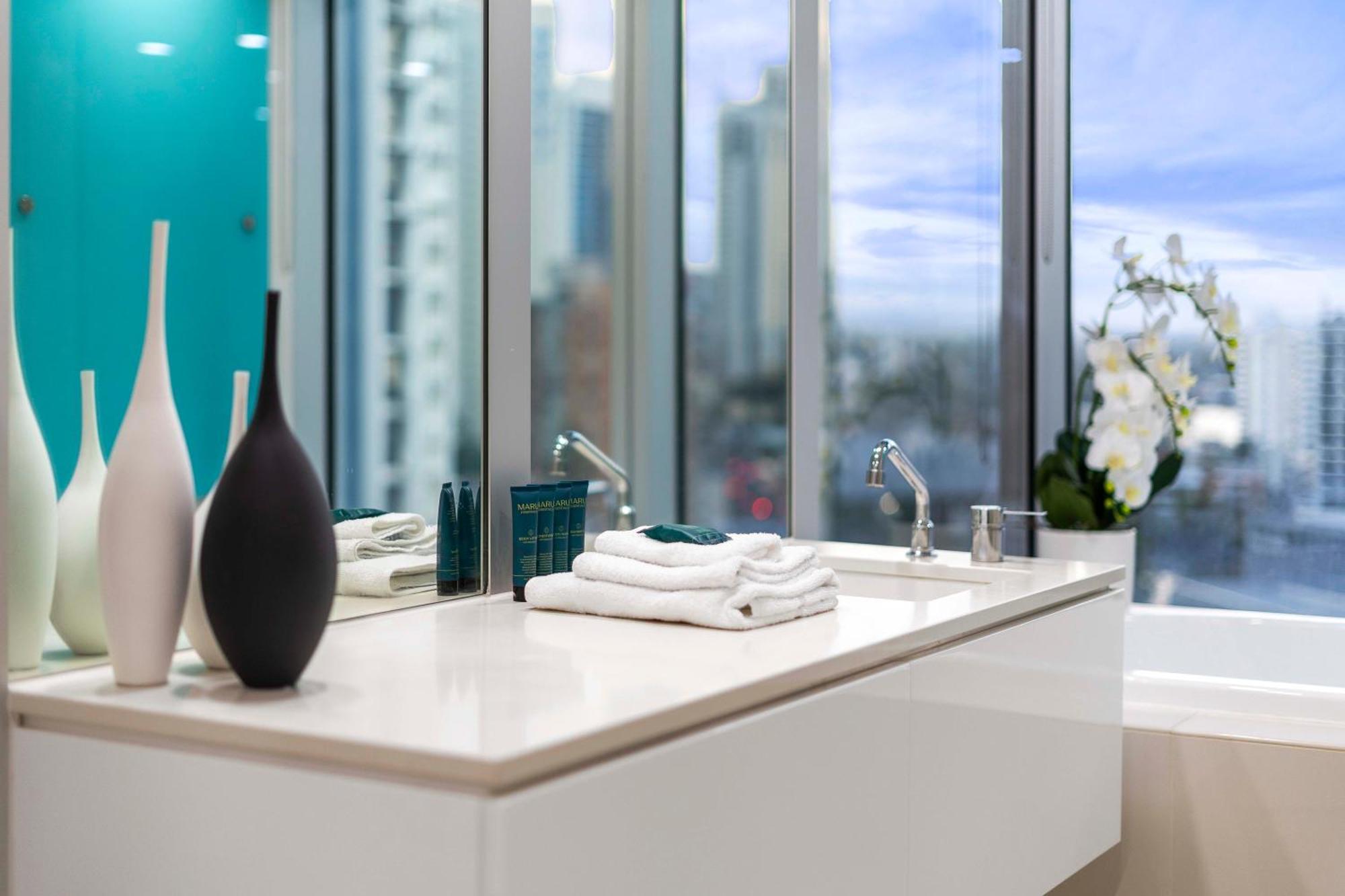 Q Tower At Surfers Paradise - Self Contained Apartments 黄金海岸 外观 照片